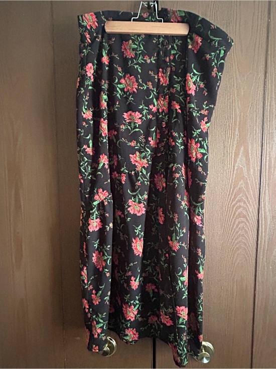 Modcloth Dresses & Skirts - ModCloth Black Floral Midi Skirt